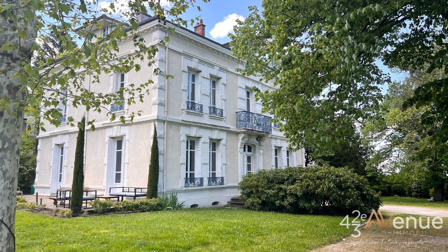 Agence immobilière de 42EME AVENUE