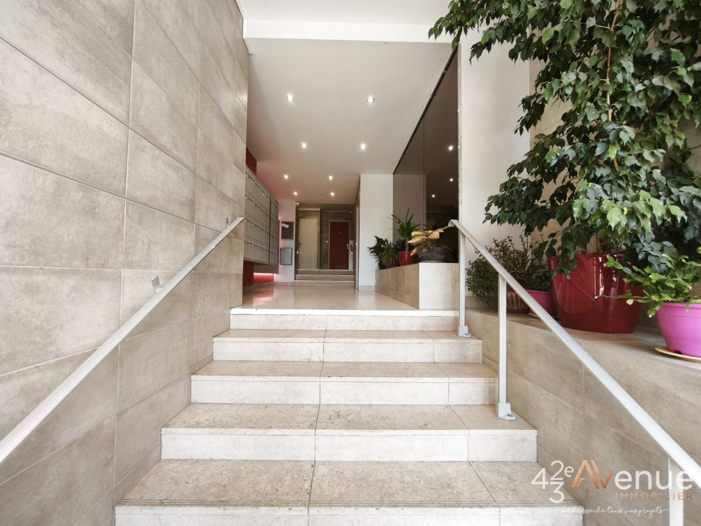 Agence immobilière de 42EME AVENUE