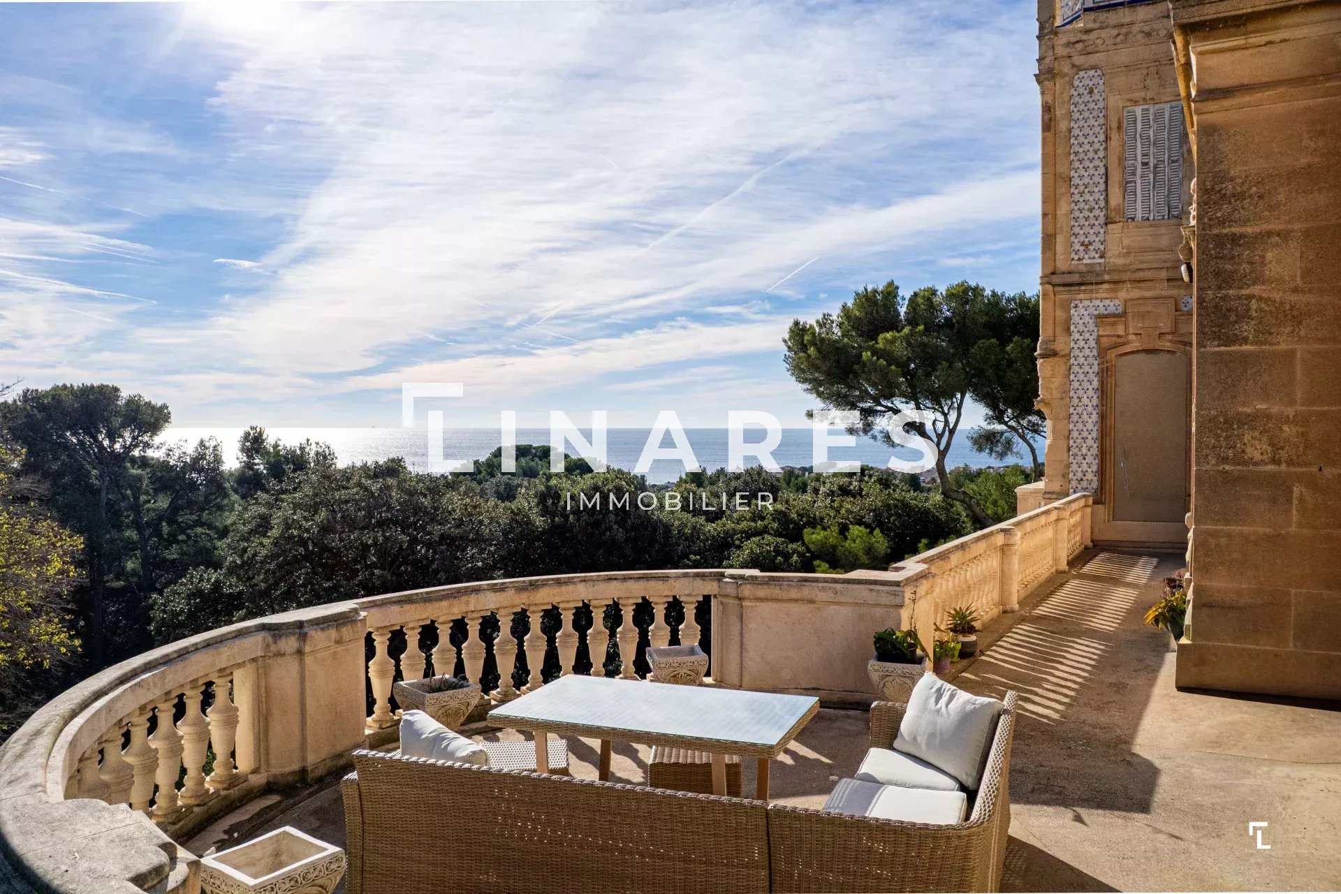 Agence immobilière de Jenna AMSELLLEM