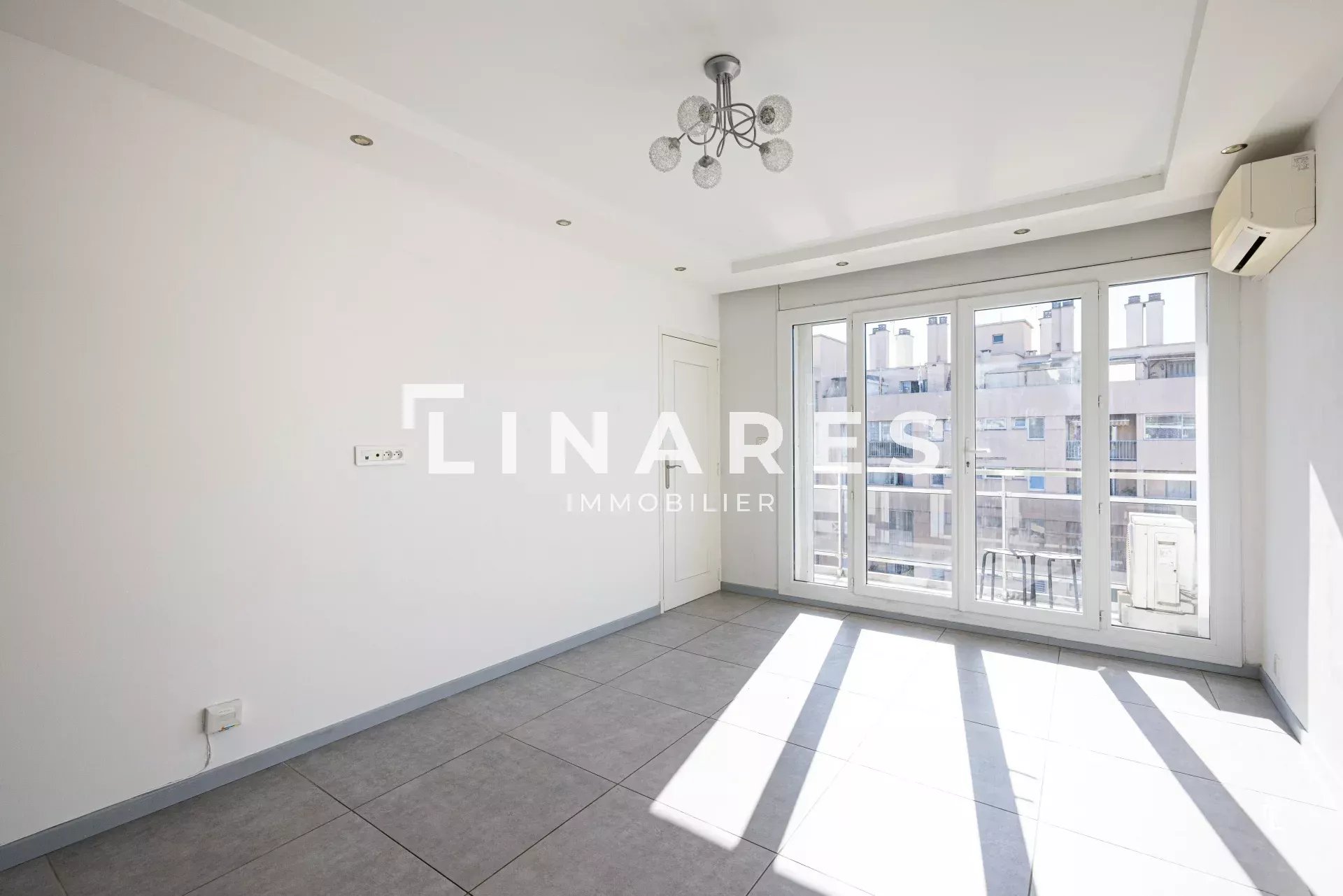 Agence immobilière de Jenna AMSELLLEM