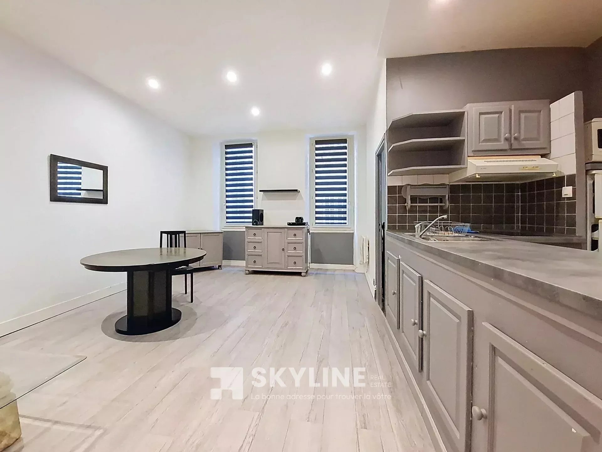 Agence immobilière de Oksana AGADADASHEVA