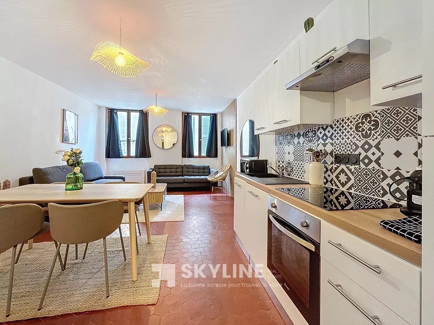 Agence immobilière de Oksana AGADADASHEVA