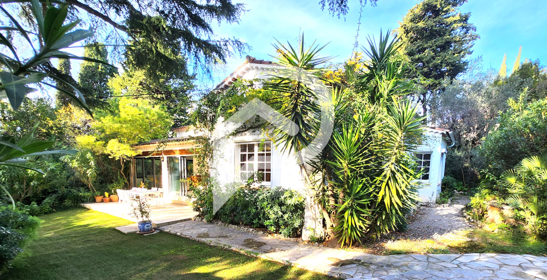 Agence immobilière de STEPHANE PLAZA IMMOBILIER CANNES POINTE CROISETTE