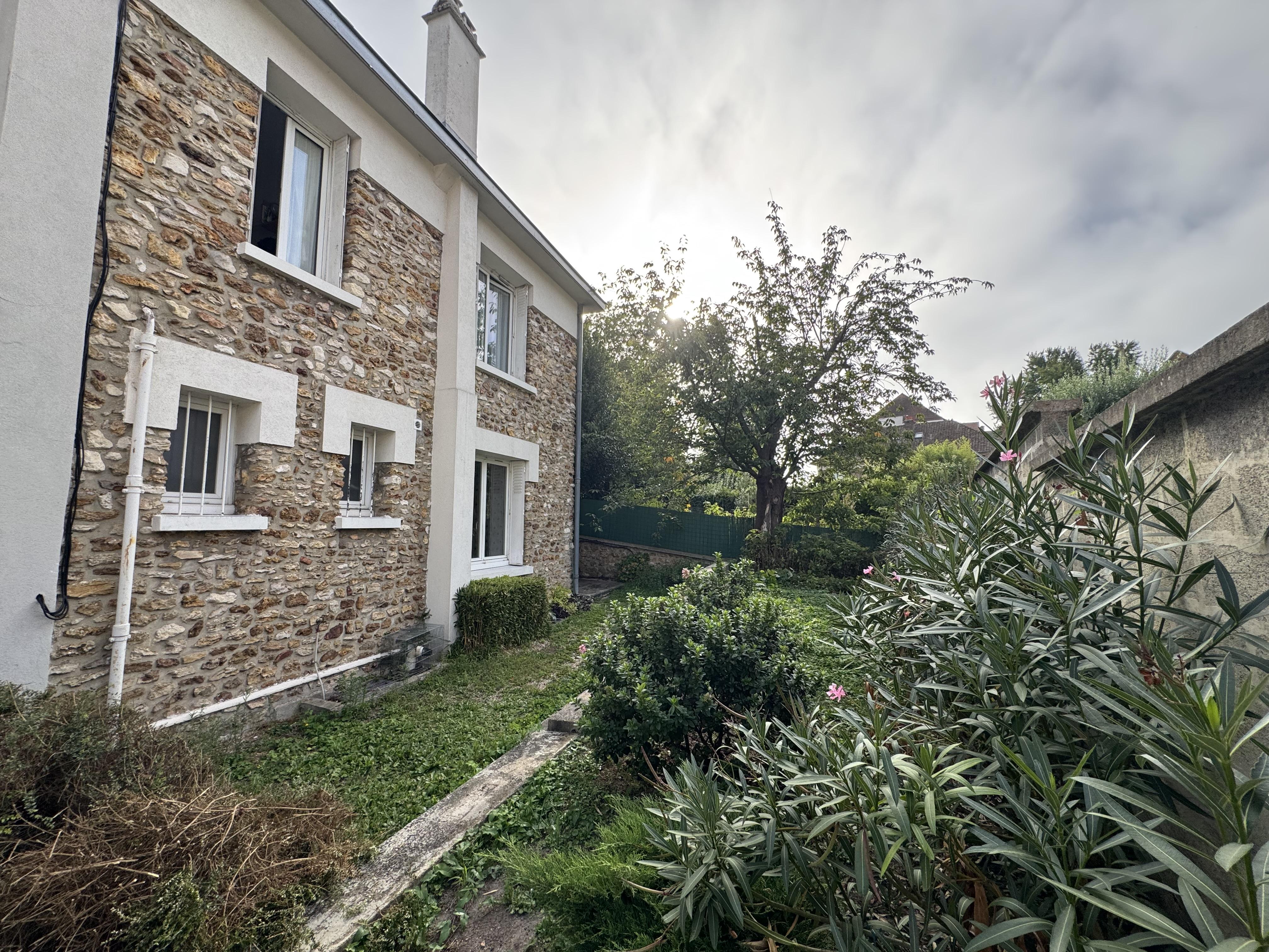 Agence immobilière de AGENCE AUX DEMEURES NORMANDES