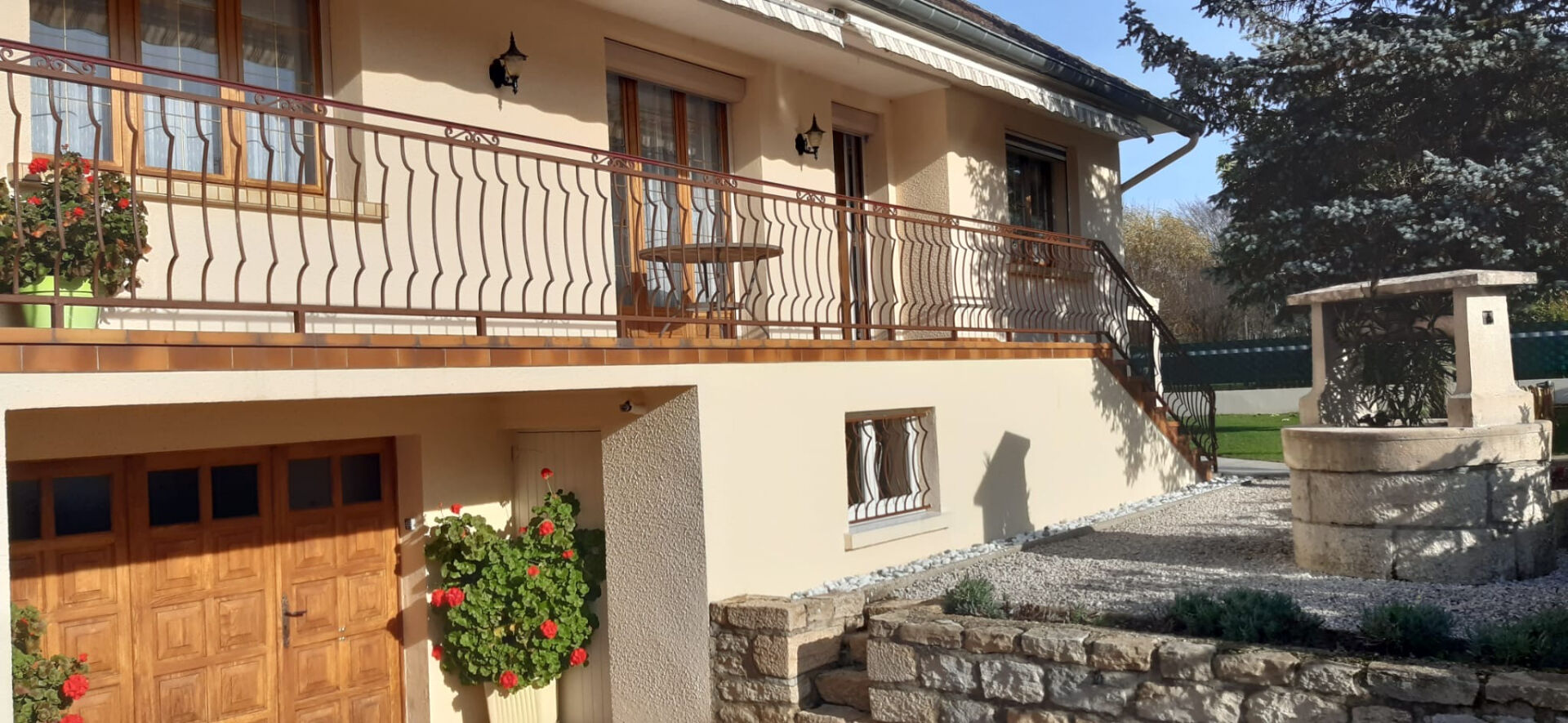 Agence immobilière de Elysa BURRI - Agent Commercial