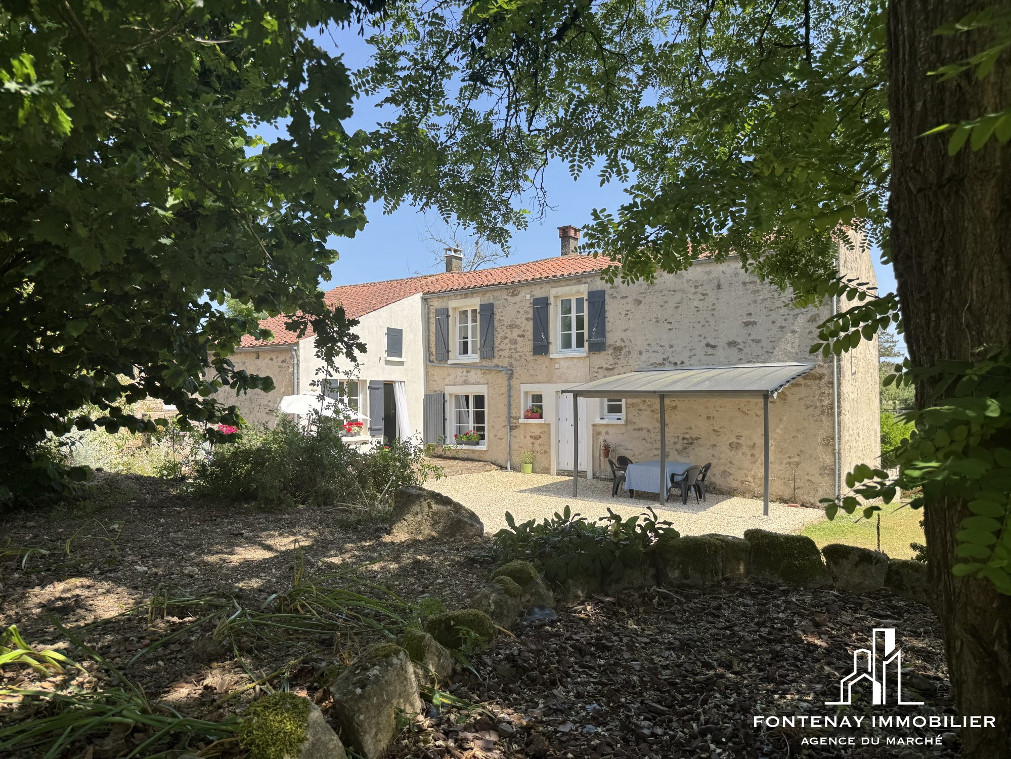 Agence immobilière de DRUJON D'ASTROS Christophe