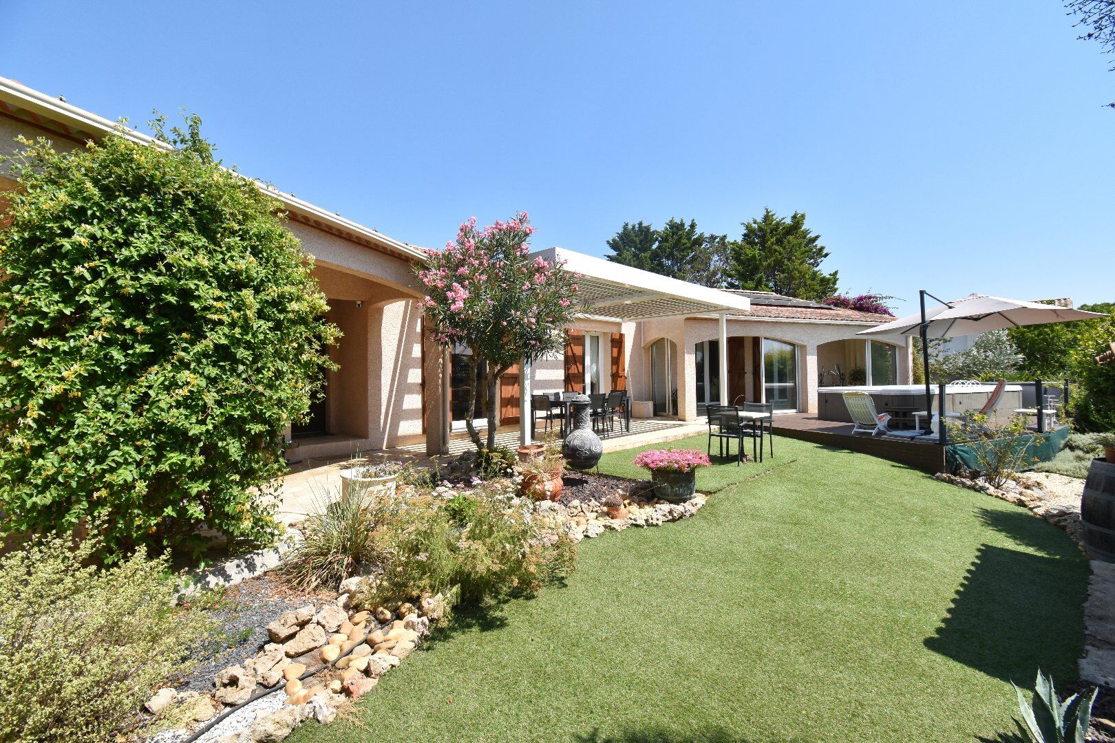 Agence immobilière de AGENCE INTERNATIONALE ALBERT HONIG