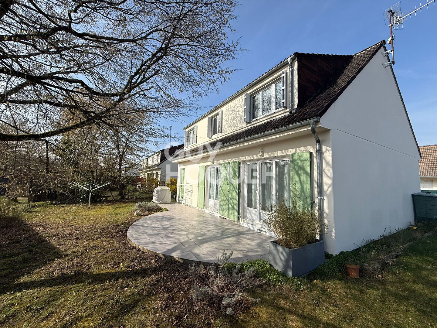 Agence immobilière de GUY HOQUET LACROIX SAINT OUEN