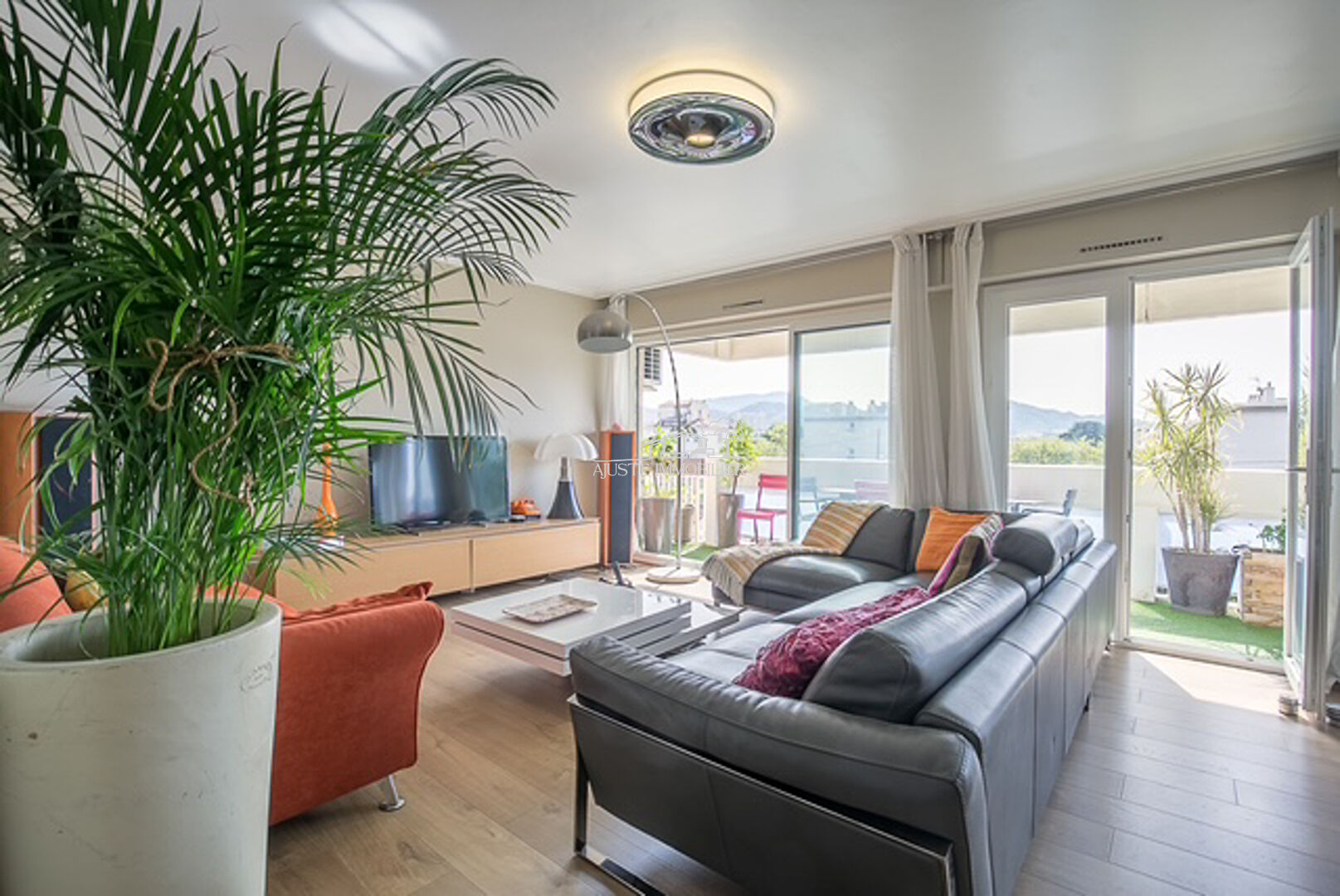 Agence immobilière de AJUSTE IMMOBILIER