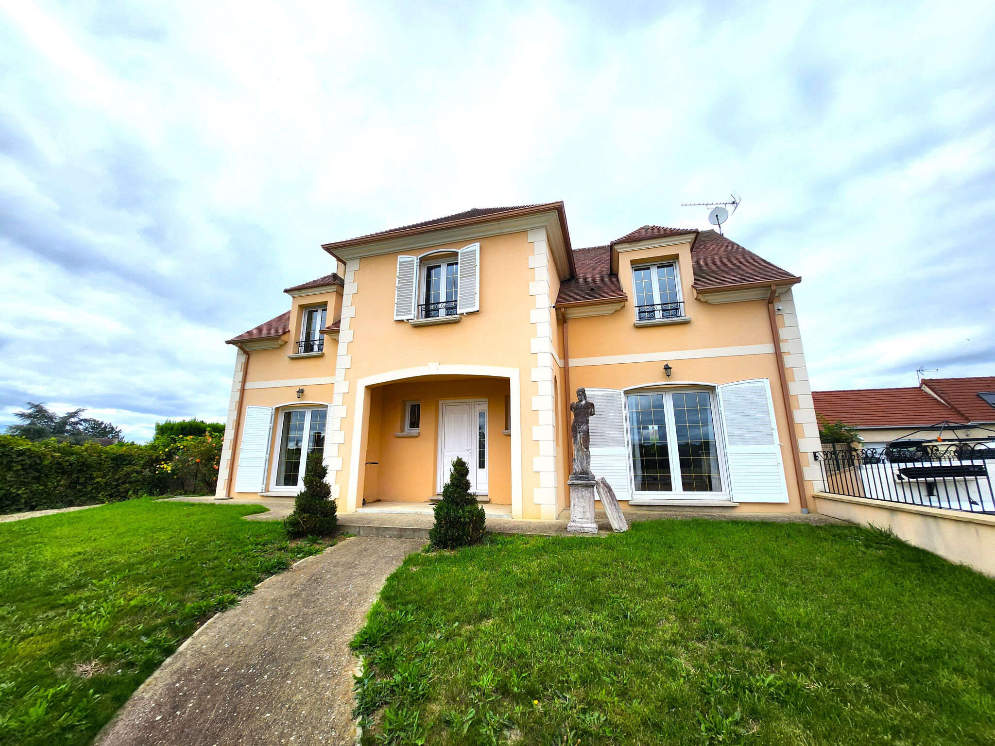Agence immobilière de ORGERUS IMMOBILIER